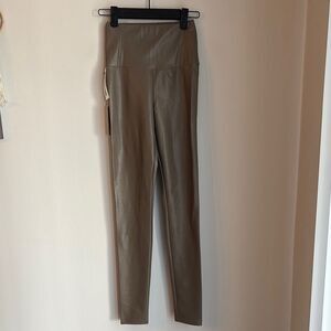 Wilfred Free Women Daria pants taupe shiitake faux leather Leggings XS short NWT